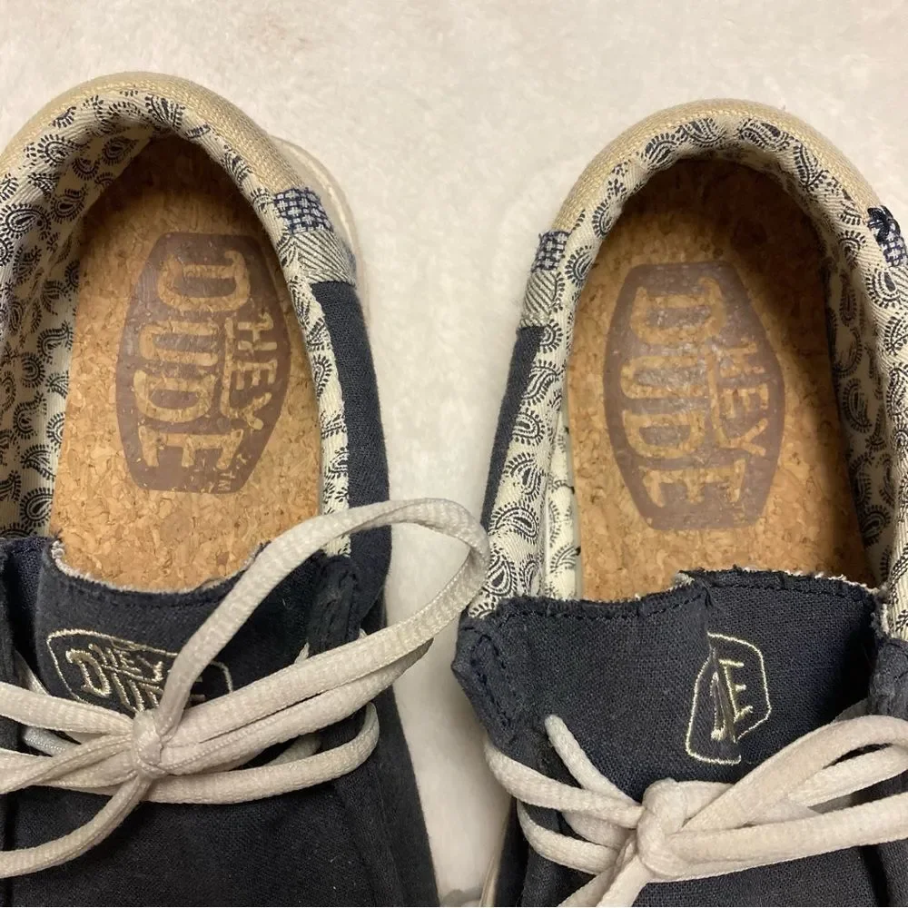 Men’s Hey Dude Wally Break Stitch Boat Shoes Size 10 Blue